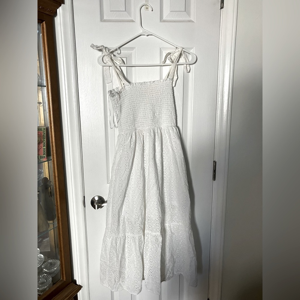 This White Q+A Los Angeles dress is a size small